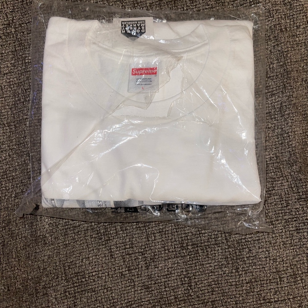 Supreme tee